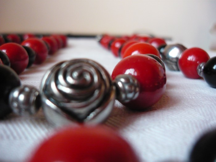 Collana_rose_nero_rosso_1