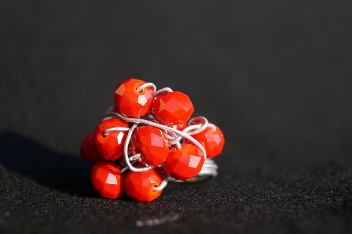 Anello_alluminio_cristalli_rosso_4