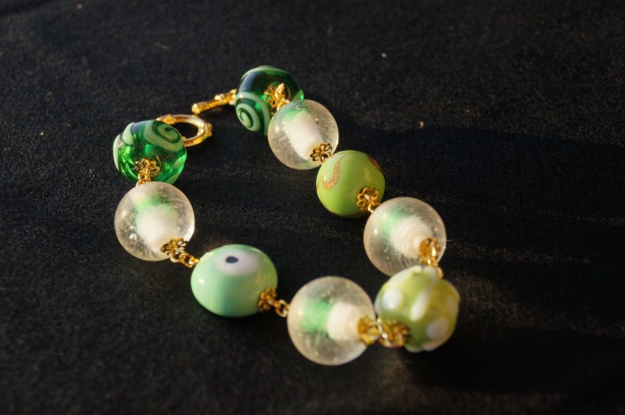 Braccialetto lampwork verde oro 2